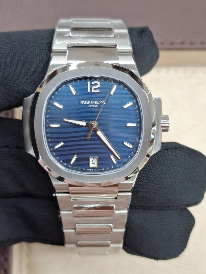 Patek Philippe Nautilus 7118/1A-001 acero esfera azul 2016. B17433 Foto 1 de 1