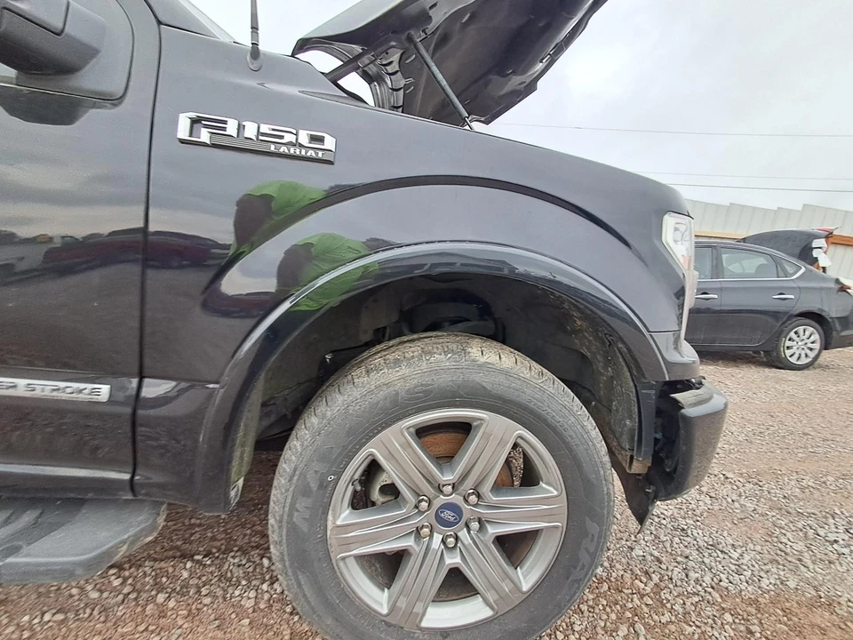 Used Front Right Fender fits: 2018 Ford F150 PICKUP w/wheel lip moulding w/o aut Foto 1 de 4