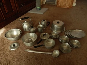 Lote De Colección de 29 piezas. Utensilios de cocina Creative Playthings Italia aluminio para niños de simulación - Imagen 1 de 21