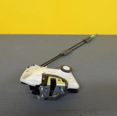 2021 - 2025 Lexus Is350 Rh Front Door Latch - Image 1 of 4