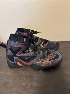Taglia 8 - Nike LeBron 13 Akronite - Foto 1 di 11