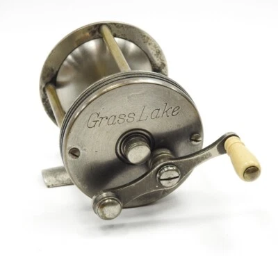 Carrete de fundición vintage Montague "Grass Lake". 80 yardas. Foto 1 de 4