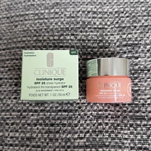 Clinique Moisture Surge SPF 25 Sheer Hydrator 30ml - New - Picture 1 of 3
