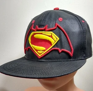 Gorra Superman Dawn Of Justice Snapback negra brillante bordada - Imagen 1 de 6