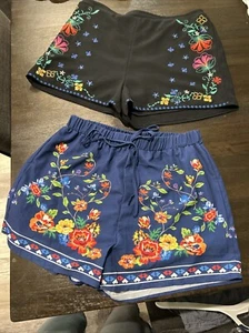 Lot of Two Women's Shorts, Size Medium, Preown in Good Condition! - Picture 1 of 2