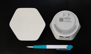 Xfinity X-Fi Pod 2nd Gen WiFi Extender (Model XE2-SG) - Photo 1/1