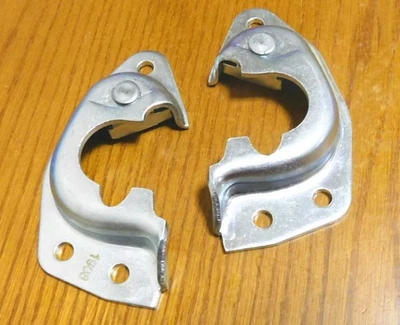 Juego de pestillos de puerta originales Nissan Fairlady Z 240Z OEM Datsun S30Z S31Z 2 piezas Foto 1 de 2