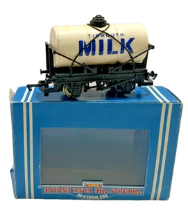 HORNBY ORIGINAL  MILK TANKER  R105 THOMAS TANK ENGINE EXCELLENT CONDITION BOXED - Picture 1 of 8