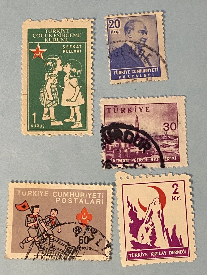 Five Used Postage Stamps from Turkey Issued 1950 to 1962 - Image 1 of 4