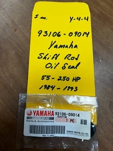 NEW OEM Yamaha Outboard Shift Rod Oil Seal 93106-09014 55-250HP 1984-1993 - Foto 1 di 2