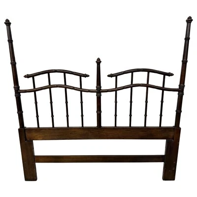 Cabecero vintage de nogal oscuro de bambú sintético tamaño queen Foto 1 de 4