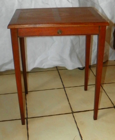 Heritage Mahogany Nesting Table / End Table by Henredon  (ET265) Cover