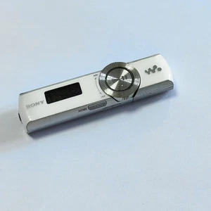 Sony MP3 NWZ-B172F Protable Music Player 2GB Walkman USB MP3 Player US Store - Picture 1 of 9