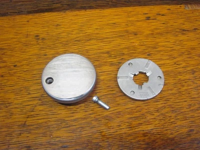 Genuine Singer 301/301a Sewing Machine Stop-Motion Handwheel Knob and Washer - Image 1 of 2