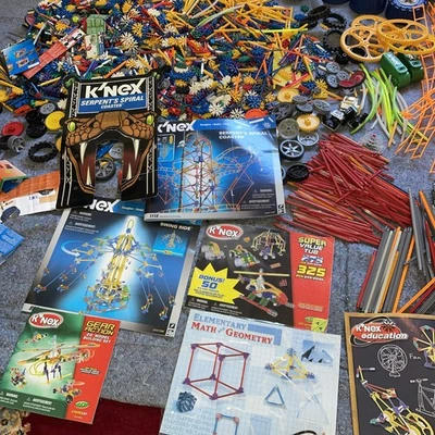 Montaña rusa K’nex Serpiente Plus Swing Ride + ENORME lote de caja 17 libras más ¡LEER! Foto 1 de 4