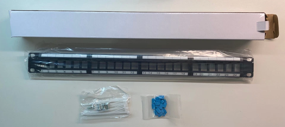 Patch Panel 24 Port Keystone insert compatible - Image 1 of 4