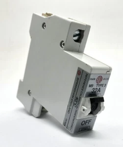 BILL 3T321 Single Pole MCB 32Amp Type 3 Circuit Breaker M9 BS3871 240/415v - Picture 1 of 7