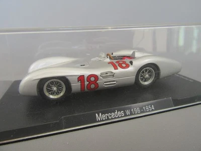 C567 IXO Mercedes W196 Streamliner 1954 #18 Fangio F1 Argento 1:43 + Scatola - Immagine 1 di 4