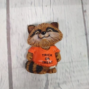 Broche de Halloween de colección Hallmark Pin CAMISETA CUENTOS RICK MAPACHE Truco o trato 1982 - Imagen 1 de 4