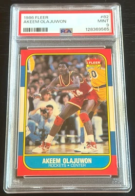1986 FLEER #82 AKEEM OLAJUWON NOVATO PSA 9 CENTRAGEM PERFEITA PÁTIO RECÉM-CLASSIFICADO - Imagem 1 de 4