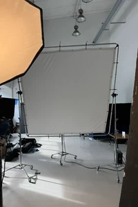 Sunbounce Sun Scrim Butterfly Screen 8x8 244x244cm Studio Frame + 2 diffusions - Photo 1/2