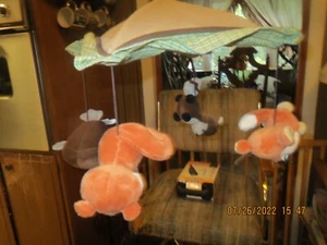 Musical  Baby Carousel For Crib Cute Animals to entertain Boy or Girl  - Picture 1 of 4