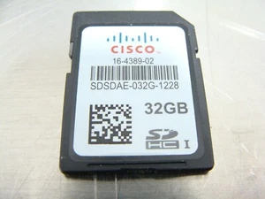 Tarjeta flash SD original Cisco SDSDAE-032G-1228 32 GB para servidores conmutadores enrutadores - Imagen 1 de 2