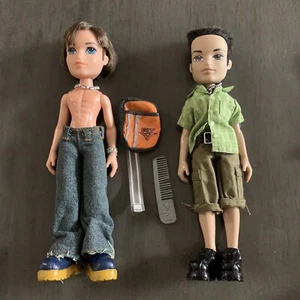Lotto bustine pettine Bratz Boyz Dolls Eitan e Cameron 2003 LEGGI DIFETTI - Foto 1 di 20