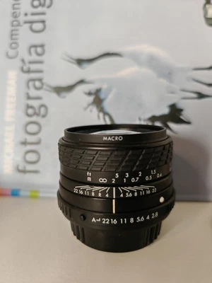 SIGMA 24mm f/2.8 Super-Wide II Wide Angle Macro Lens, Pentax KA Mount - Imagen 1 de 4