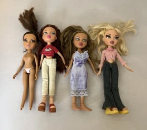 Bratz Doll Dolls Lot Of 4 2001 Dressed Dolls With Clothes - Picture 1 of 3