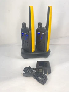 Motorola Talkabout T472 Two-Way Rechargeable IPX4 Radio Pair Very Good READ* - Zdjęcie 1 z 2