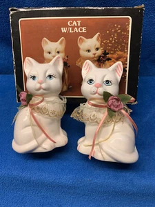 Vintage Pair of Kitty Cat Ceramic Figurines White & Pink W/Lace and Ribbons NEW - Picture 1 of 10
