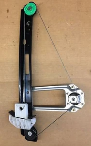 MANUEL WINDOW REGULATOR (NEW) RIGHT REAR fits FORD FOCUS (4-DOOR) 2000-2007 - Picture 1 of 2