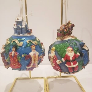 2 Weihnachtsmänner auf der ganzen Welt Christopher Radko Christbaumschmuck groß - Bild 1 von 13
