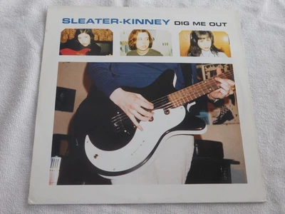 SLEATER-KINNEY"DIG ME OUT" - Bild 1 von 4