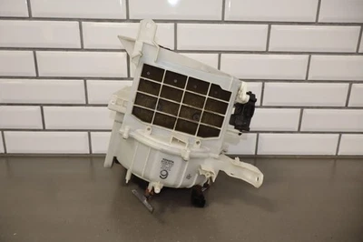 98-07 Lexus LX470 / Land Cruiser 4.7L OEM Front Blower Motor W/Resistor - Image 1 of 4