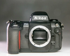NIKON F100 - Foto 1 di 5