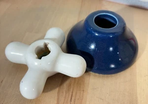 Antique Vintage White and Blue Porcelain Faucet, Cross Handle and Base, 3.25"dia - Bild 1 von 10