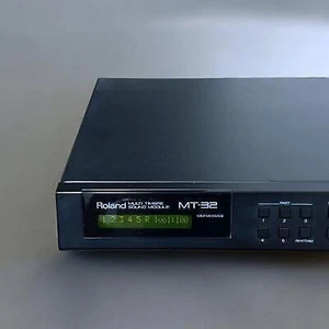 Roland MT-32 Multi Timbre MIDI Sound Module Japan Tested Condition - Picture 1 of 5