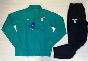 7462/2 MIZUNO SS LAZIO TUTA TRAVEL SUIT GIACCA + PANTALONI 2023/2024 P2GGAX7730 - Imagen 1 de 2