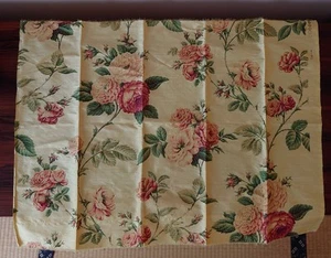 Fat Quarter Of Light Yellow Silk Dupion With A Rose Pattern - Picture 1 of 5