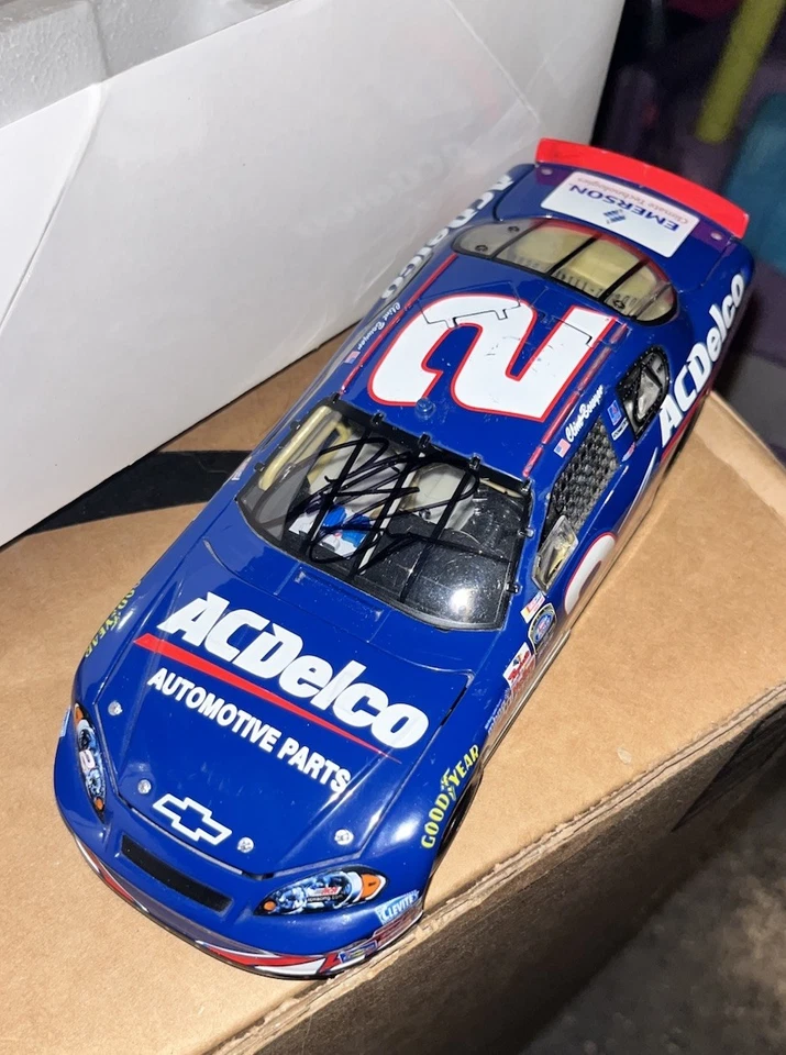 Coche autógrafo Clint Bowyer Foto 1 de 3