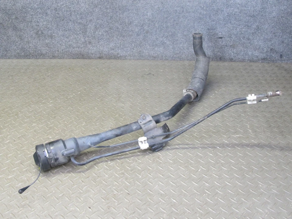 00-05 TOYOTA MR2 SPYDER ZZW30L TANQUE DE COMBUSTIBLE LLENADO CUELLO TUBO OEM Foto 1 de 4