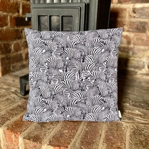 1152. Zebra print Black and white 100% Cotton Cushion Cover Various sizes - Picture 1 of 6