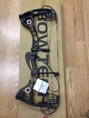Bowtech CP28 - Right Hand - 70lbs - 24.5"-30" - Black - A11150 - Image 1 of 4