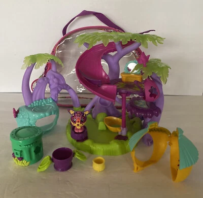 Lote Zoobles Spring To Life Razoo's Treehouse 1- Zooble 4- Estuche adicional y de transporte Foto 1 de 4