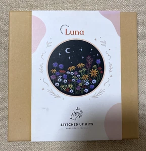 New Luna DIY Wildflowers embroidery kit from Stitched up kits, beginner friendly - Picture 1 of 2