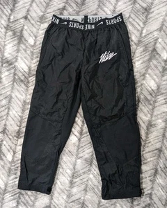 Nike Herren Small Sportswear Jogginghose Trainingshose Clash Woven Training Spruch Logo - Bild 1 von 17