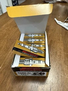 NEW W24ES-ZU DENSO U-GROOVE 4032 Spark Plug — Box of 10. Racing Kart. NOS - Foto 1 di 6