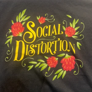 Social Distortion crop top - Picture 1 of 6